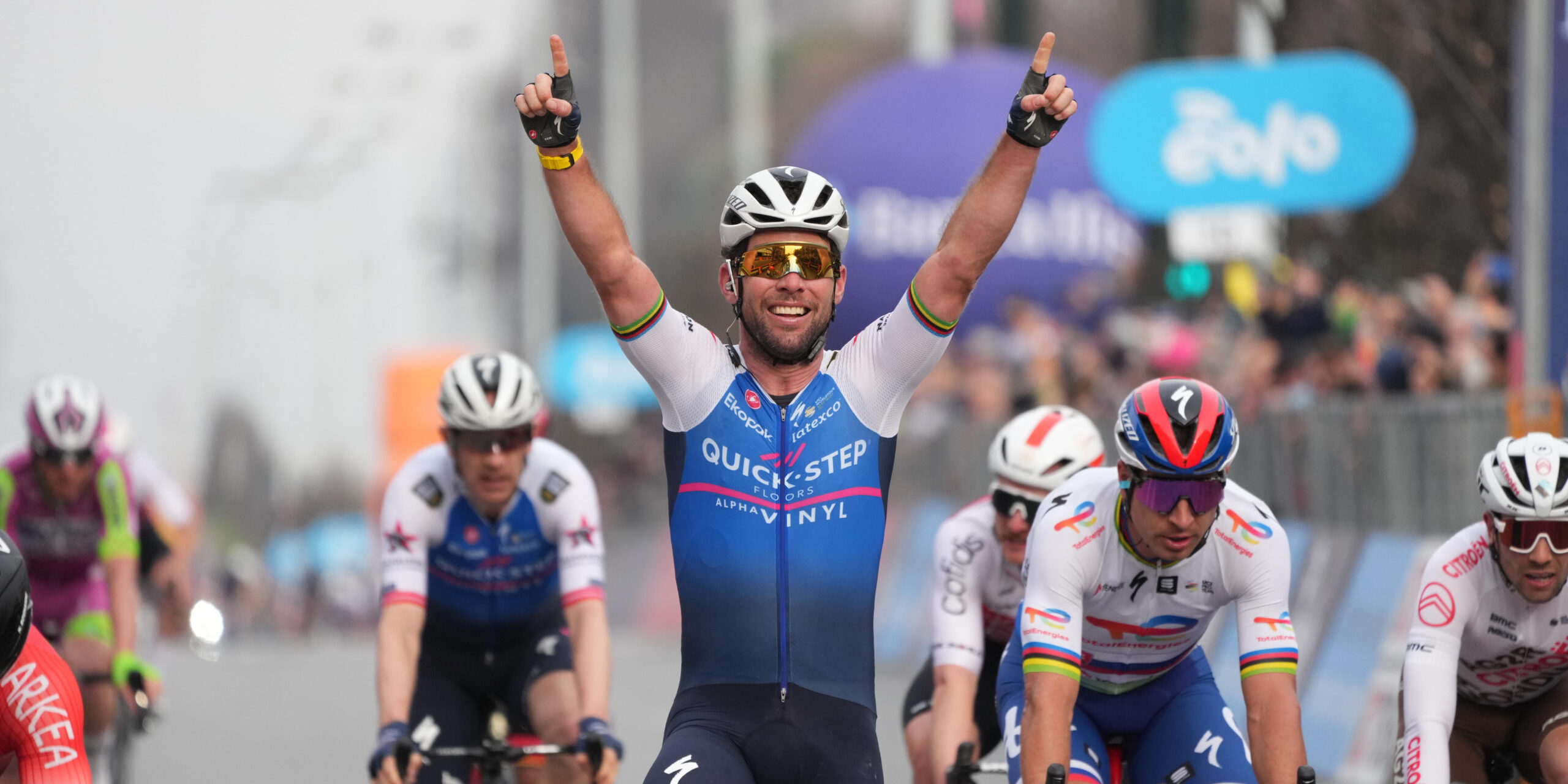 Mark Cavendish wins the 2022 Milano-Torino presented by EOLO